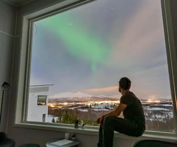 Aurora Borealis Observatory * Silsand