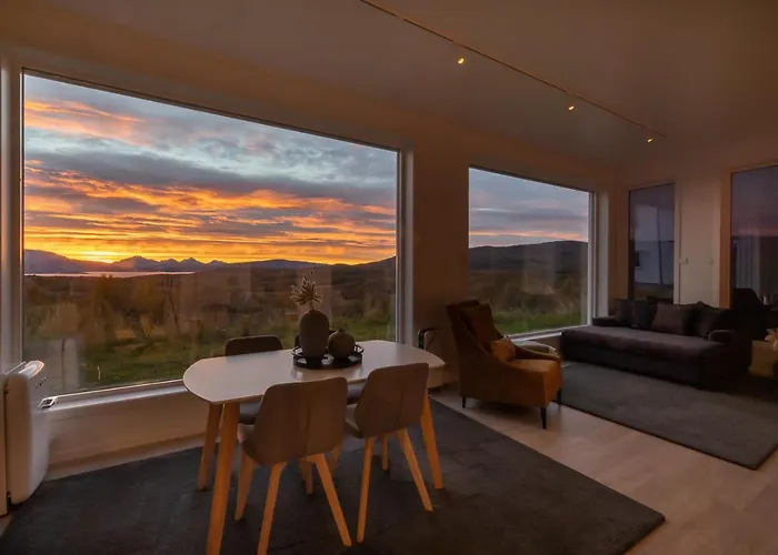 Aurora Borealis Observatory * Silsand